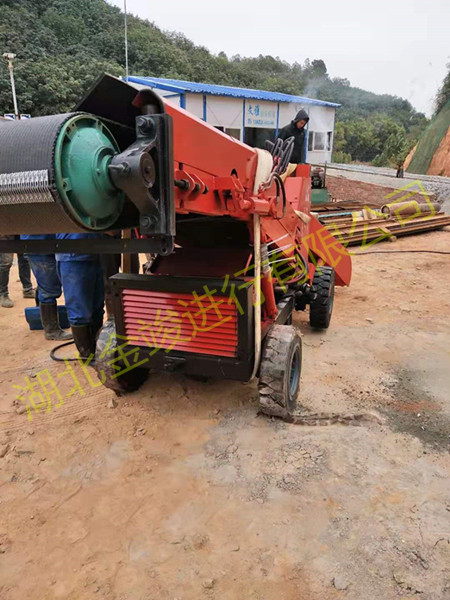 礦山專(zhuān)用扒渣機(jī) 扒渣機(jī)12-18-02.jpg