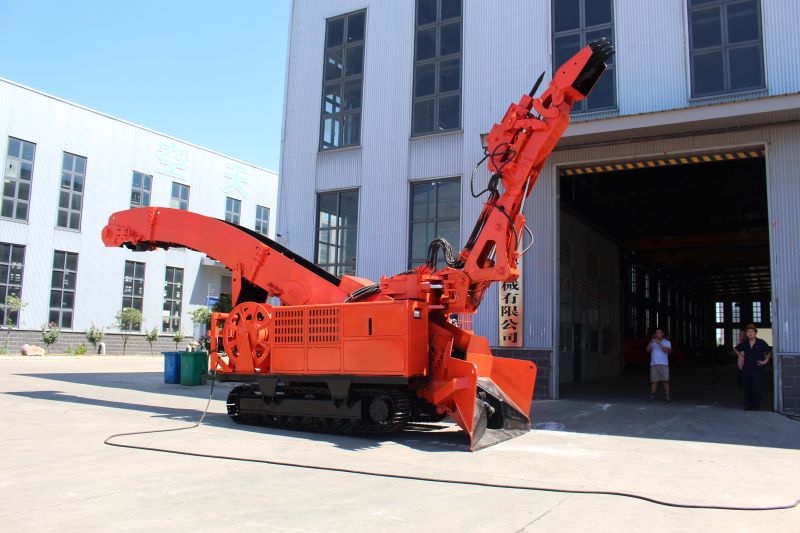 襄陽制造的履帶式扒渣機 襄陽制造的履帶式扒渣機